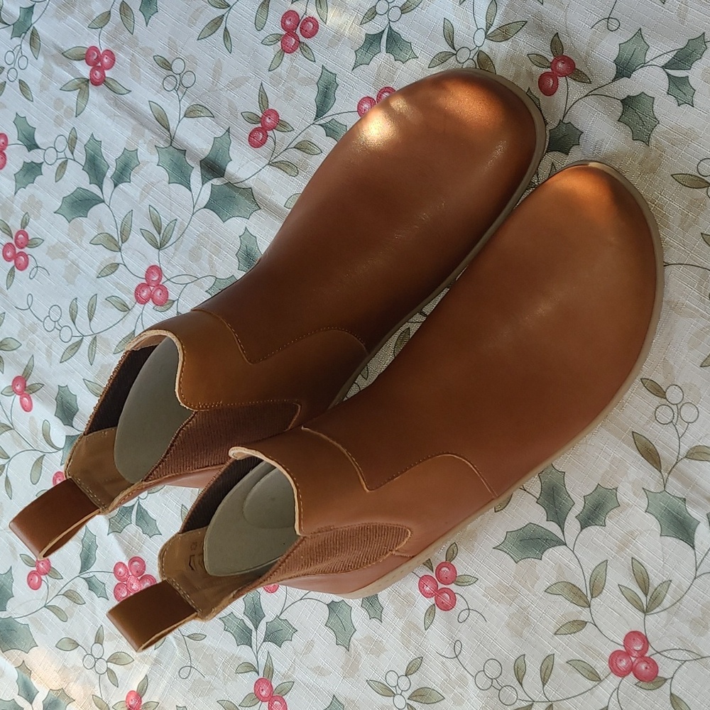 Vivo Barefoot Geo Chelsea Women's Tan Euro size 39 or 8.5